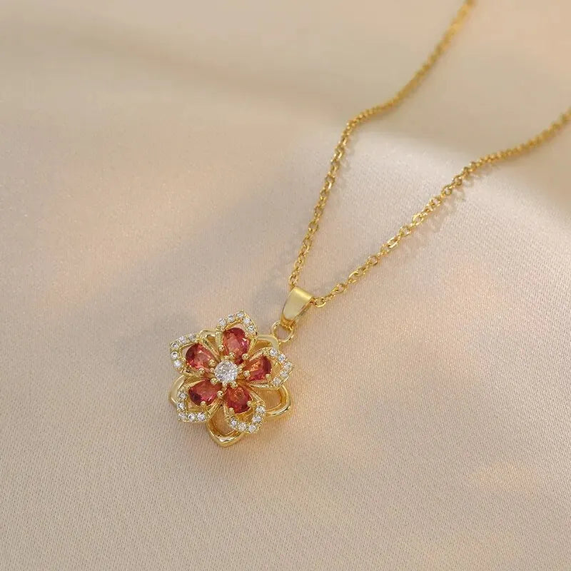 Spin Flower Necklace | LUCA