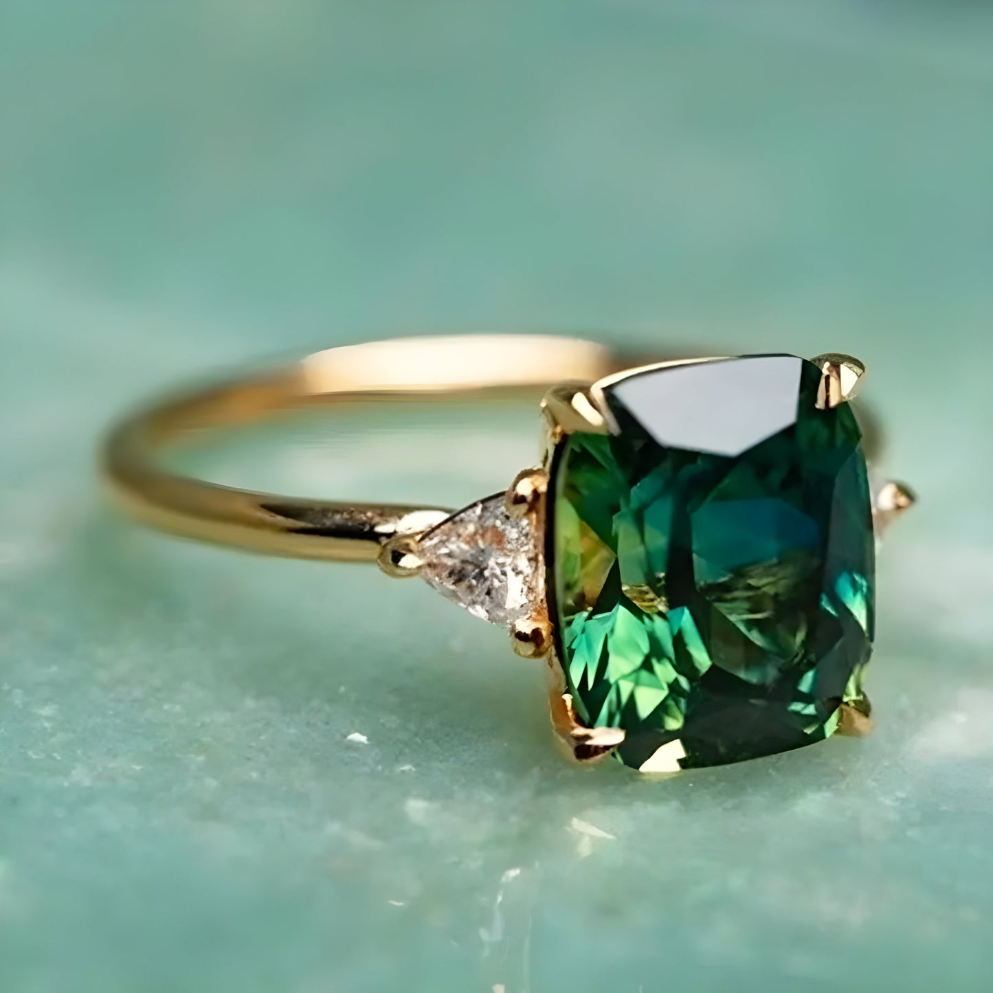 Square Green Ring | LUMA