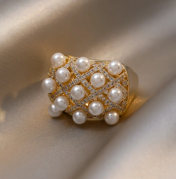 Vintage Pearl ring | DOME