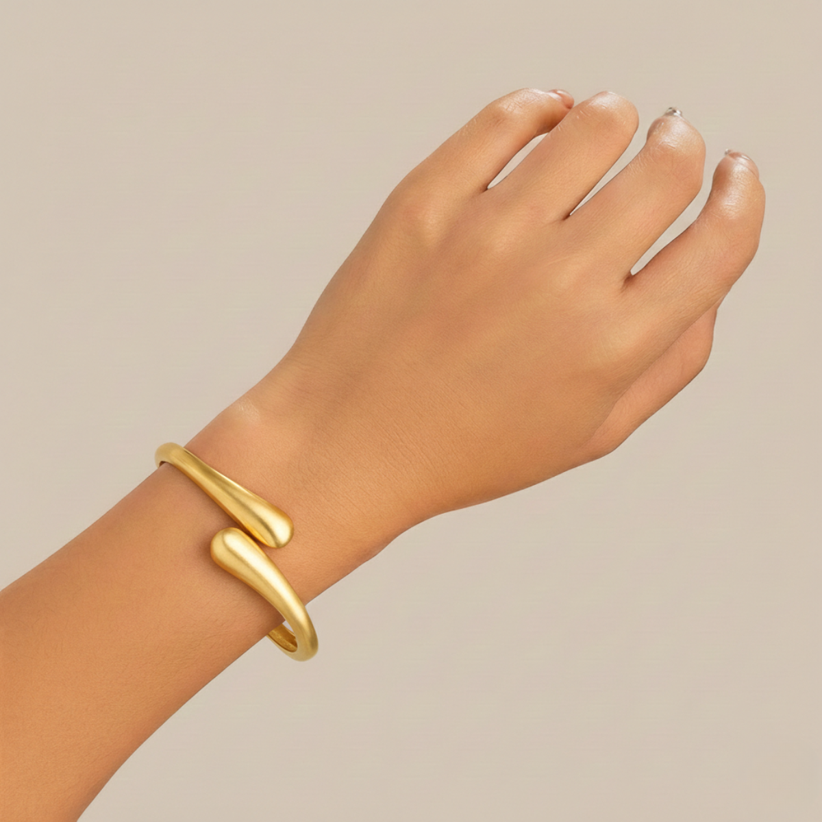 Elegant Hinged Bangle Bracelet | ZOLANI