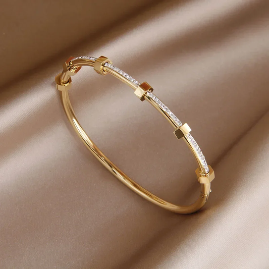 Sparkling Golden Bracelet | CHIC